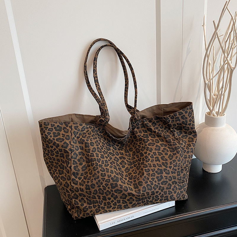 Moda Leopar Desenli Tote Çanta - Embroidery Texture incelemesi ve fiyatı