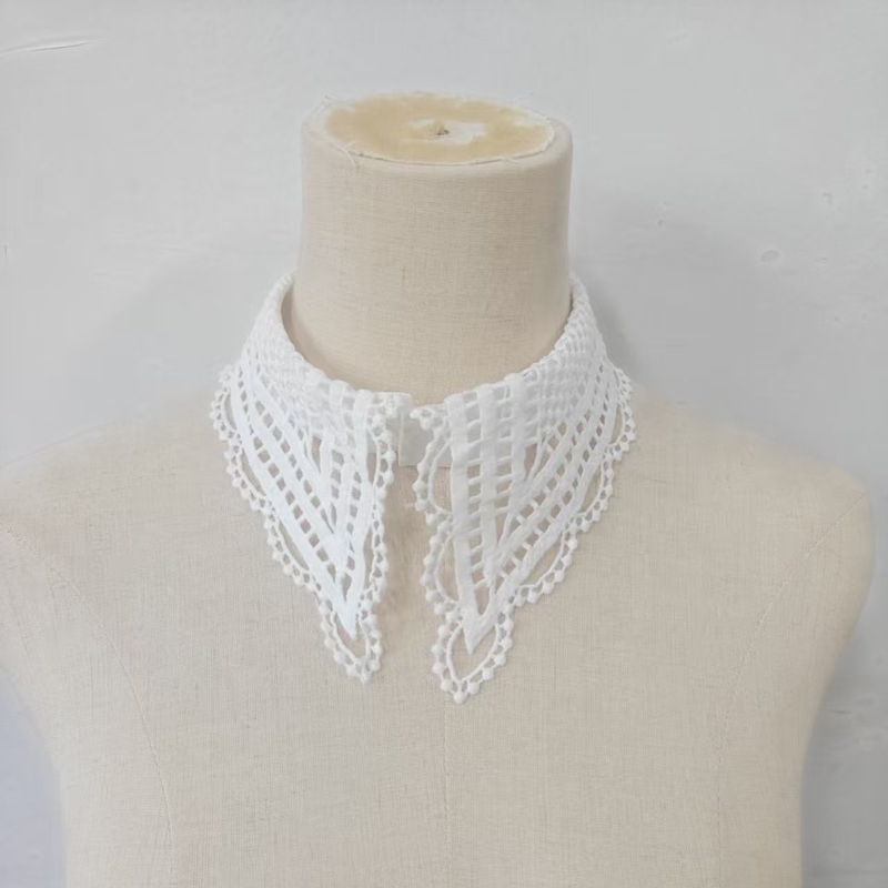 Beyaz Fırfırlı Sahte Yaka Çiçe - Embroidery A incelemesi ve fiyatı